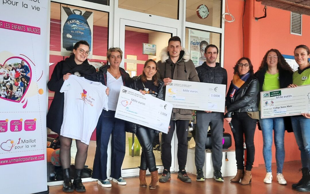 Remise des chèques aux associations suite au cross solidaire